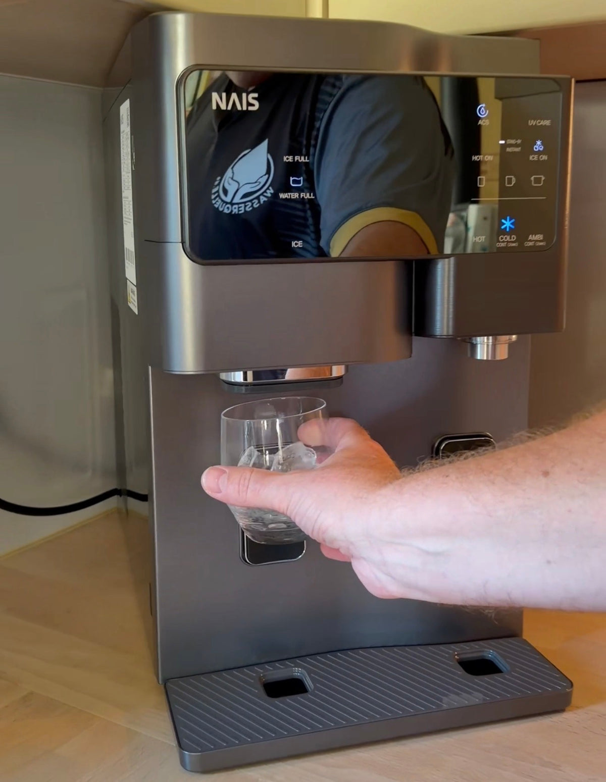 Multifunktionsgerät mit Eiswürfelfunktion NAIS EIS GWP-60C9660M Titan