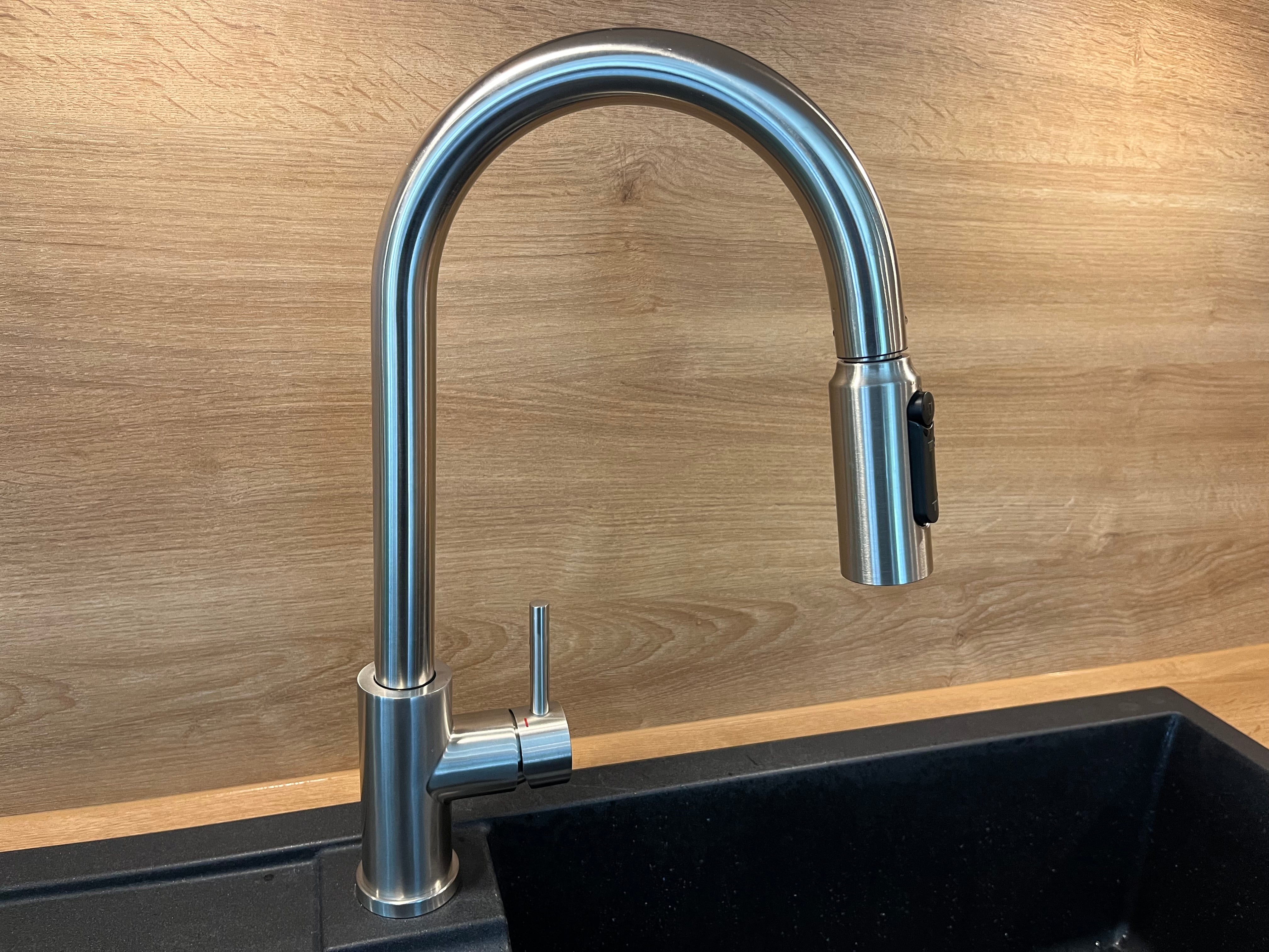 Ausziehbarer Drei Wege Wasserhahn Premium mit Brause | Silber gebürstet & ausziehbar mit 50% Rabatt 🤝